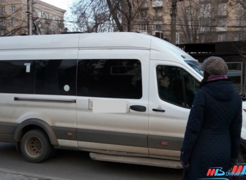 В Красноармейском районе Волгограда столкнулись две маршрутки